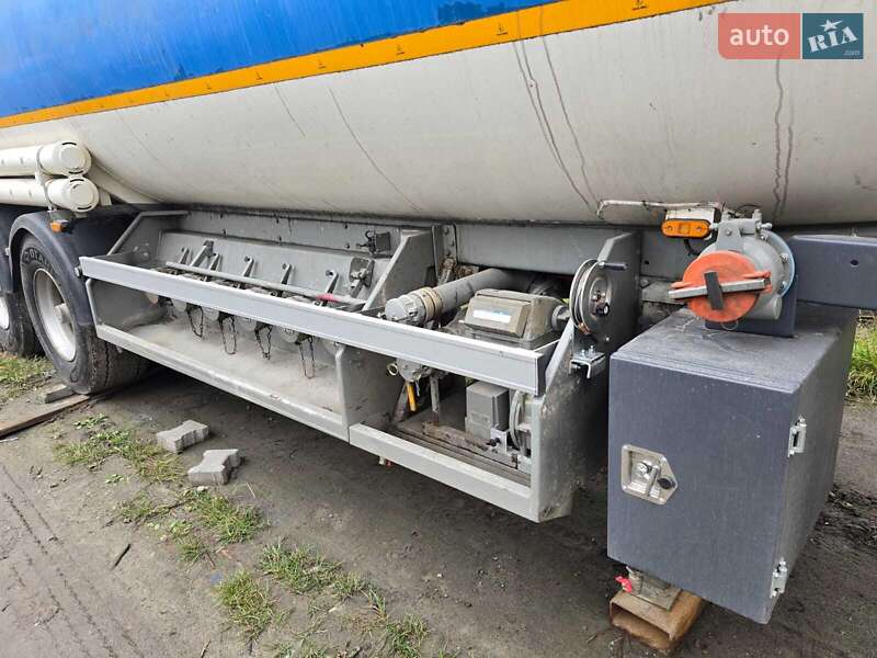Цистерна полуприцеп BSL STC-1M 2001 в Бурштыне