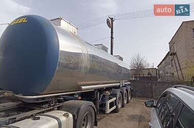 Цистерна полуприцеп BSLT ST-STC1 1998 в 