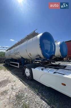 Цистерна напівпричіп BSLT ST-STC1 1999 в Ватутіному