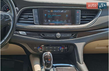 Позашляховик / Кросовер Buick Enclave 2017 в 