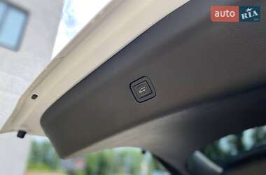 Позашляховик / Кросовер Buick Enclave 2019 в 