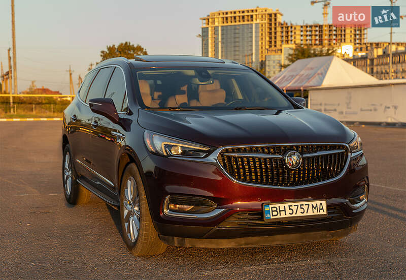 Позашляховик / Кросовер Buick Enclave 2018 в 