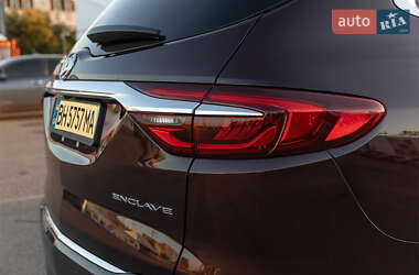 Позашляховик / Кросовер Buick Enclave 2018 в 