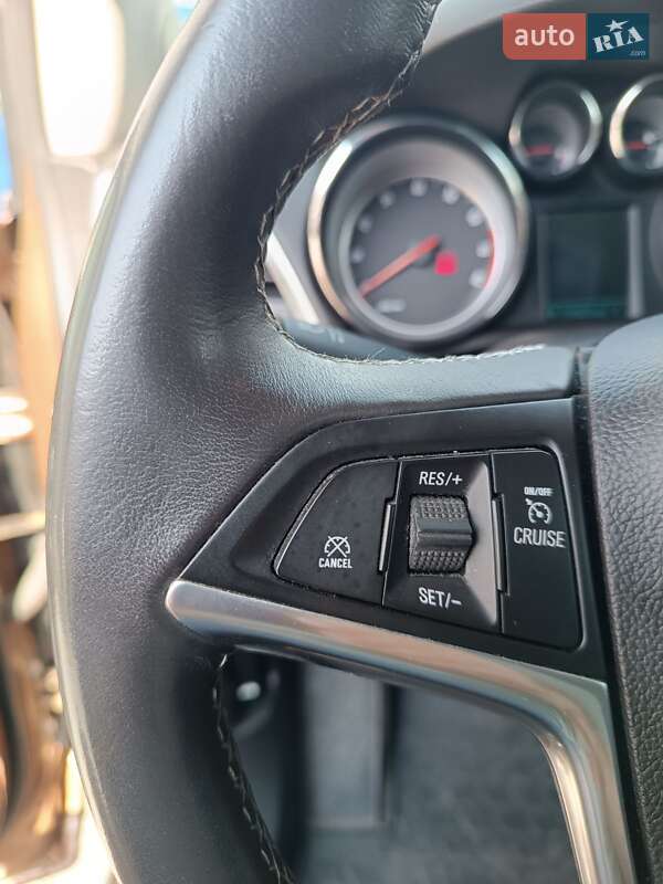 Позашляховик / Кросовер Buick Encore 2015 в Києві