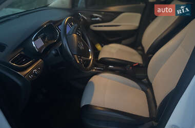Внедорожник / Кроссовер Buick Encore 2017 в 