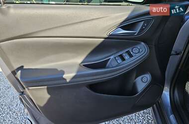 Позашляховик / Кросовер Buick Encore 2020 в 