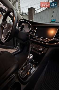 Внедорожник / Кроссовер Buick Encore 2016 в 