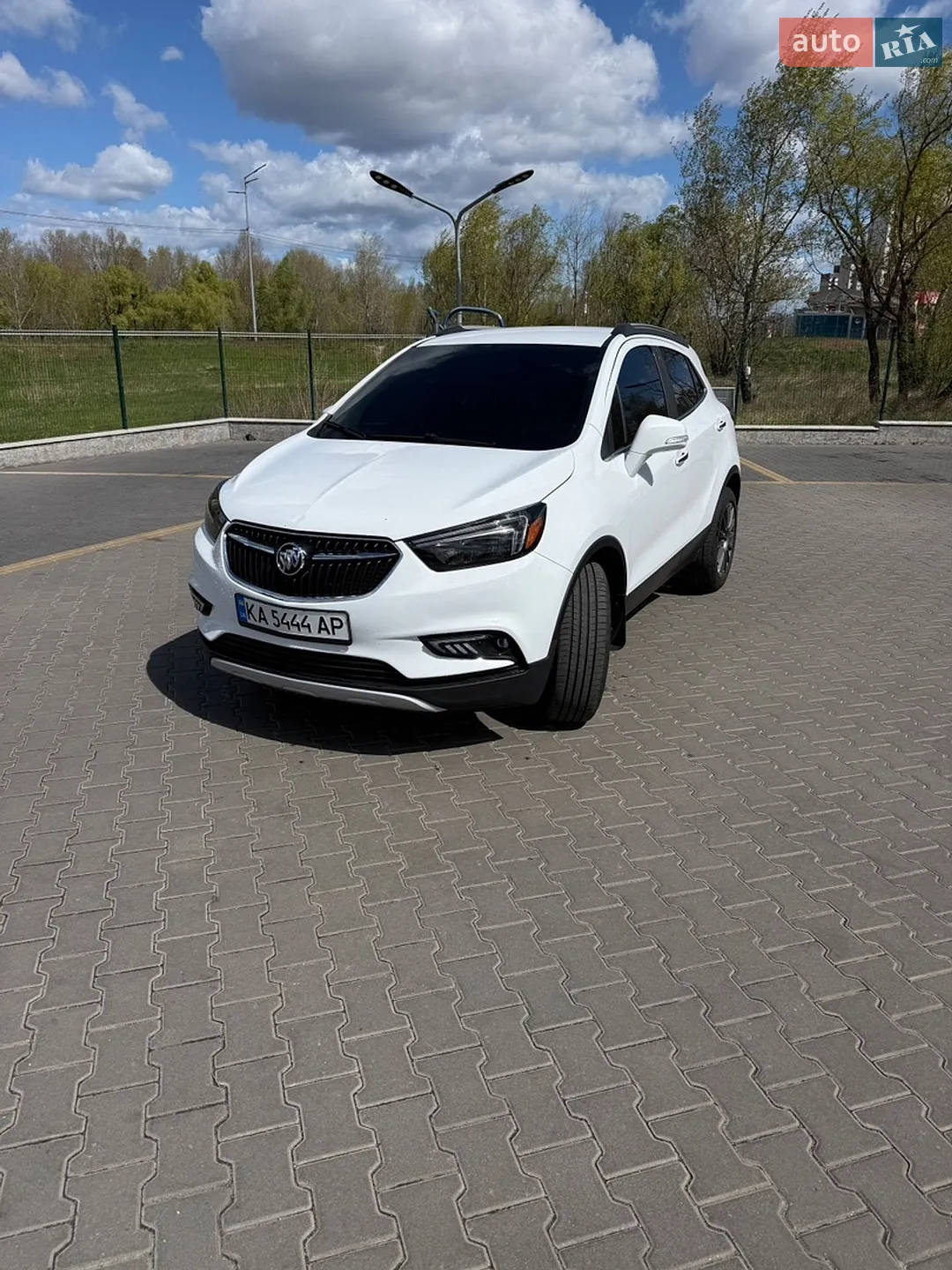 Buick Encore 2019 VIN KL4CJASB2KB952966 фото оголошення 4 з 14