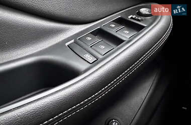 Позашляховик / Кросовер Buick Envision 2020 в 