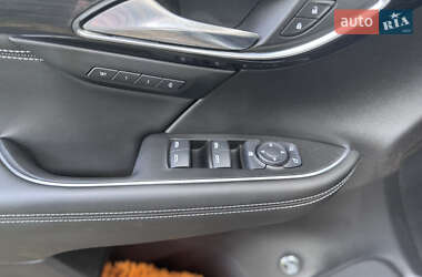 Внедорожник / Кроссовер Buick Envision 2022 в 