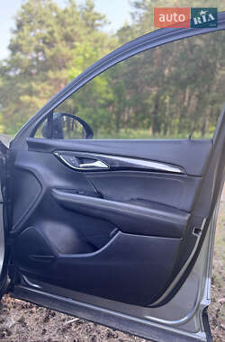 Внедорожник / Кроссовер Buick Envision 2022 в 