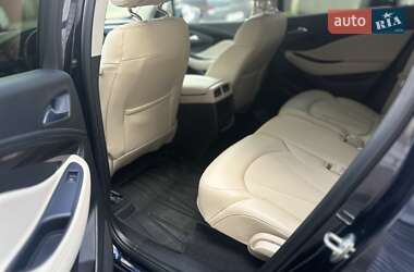 Позашляховик / Кросовер Buick Envision 2019 в 
