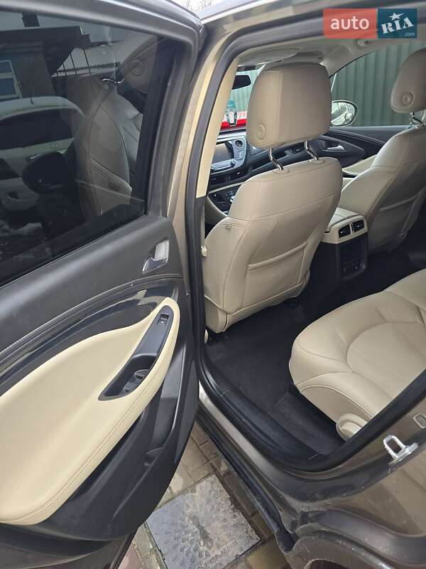 Внедорожник / Кроссовер Buick Envision 2016 в Нововолынске