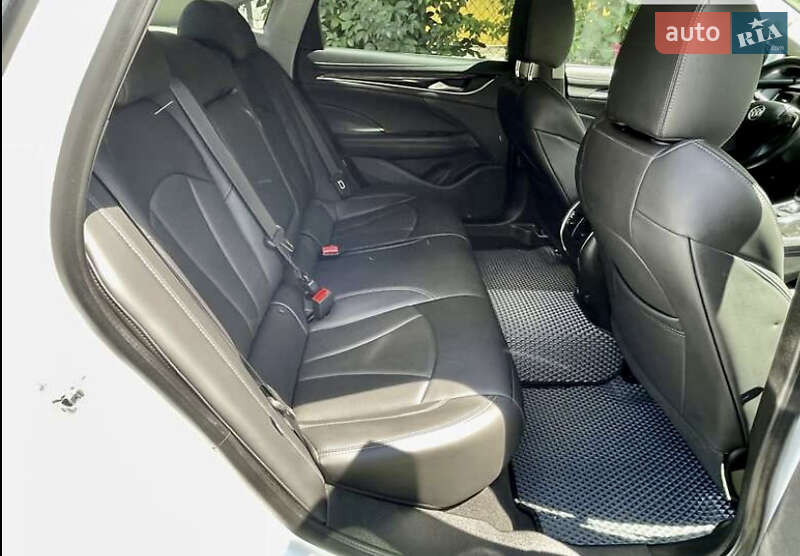 Седан Buick LaCrosse 2018 в Киеве