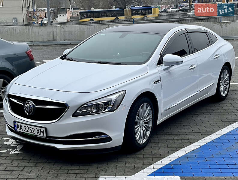 Седан Buick LaCrosse 2018 в Киеве
