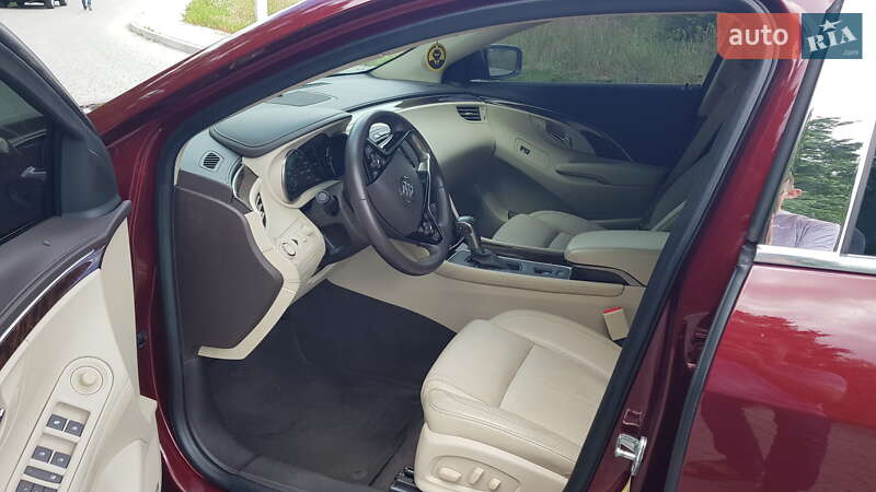 Седан Buick LaCrosse 2015 в Городке