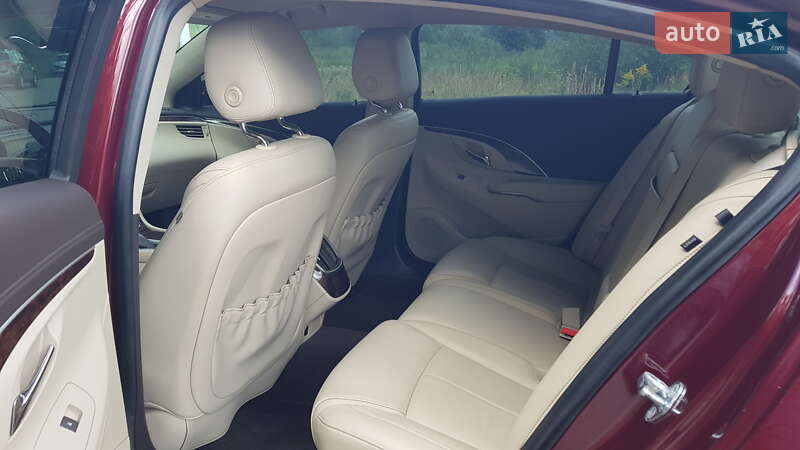 Седан Buick LaCrosse 2015 в Городке