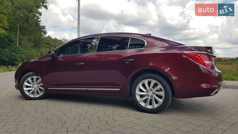 Седан Buick LaCrosse 2015 в Городку