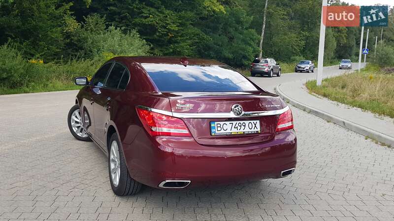 Седан Buick LaCrosse 2015 в Городку