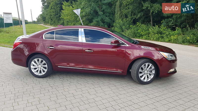 Седан Buick LaCrosse 2015 в Городку