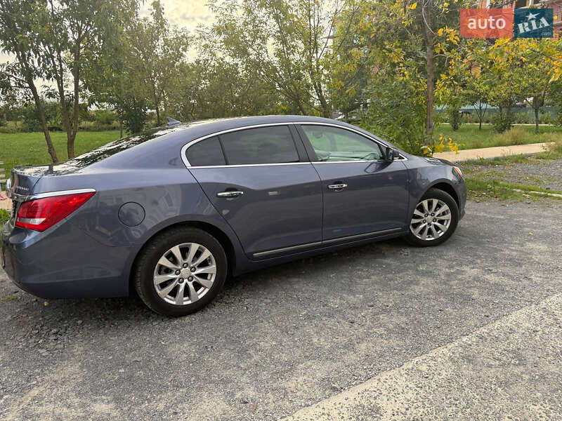 Седан Buick LaCrosse 2013 в Ужгороде