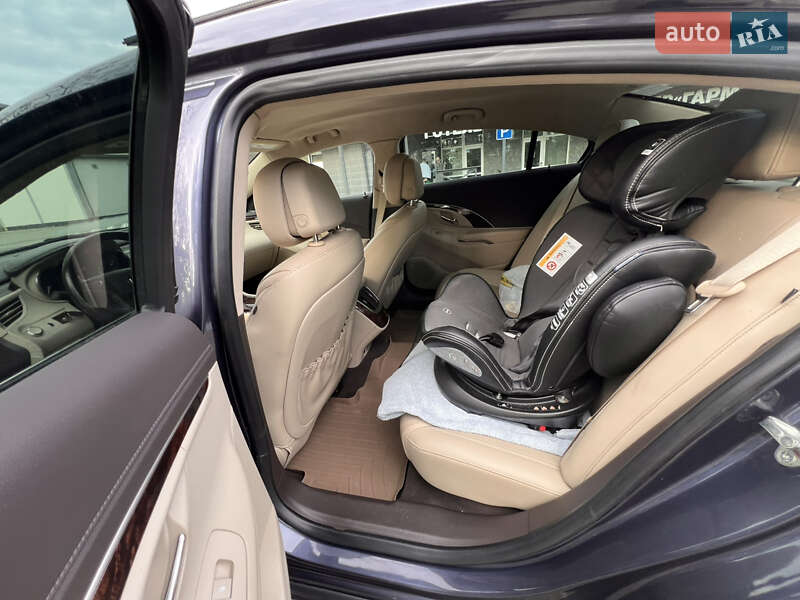 Седан Buick LaCrosse 2013 в Ужгороде
