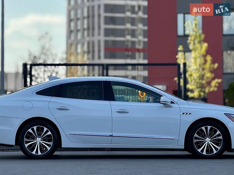 Седан Buick LaCrosse 2017 в Киеве