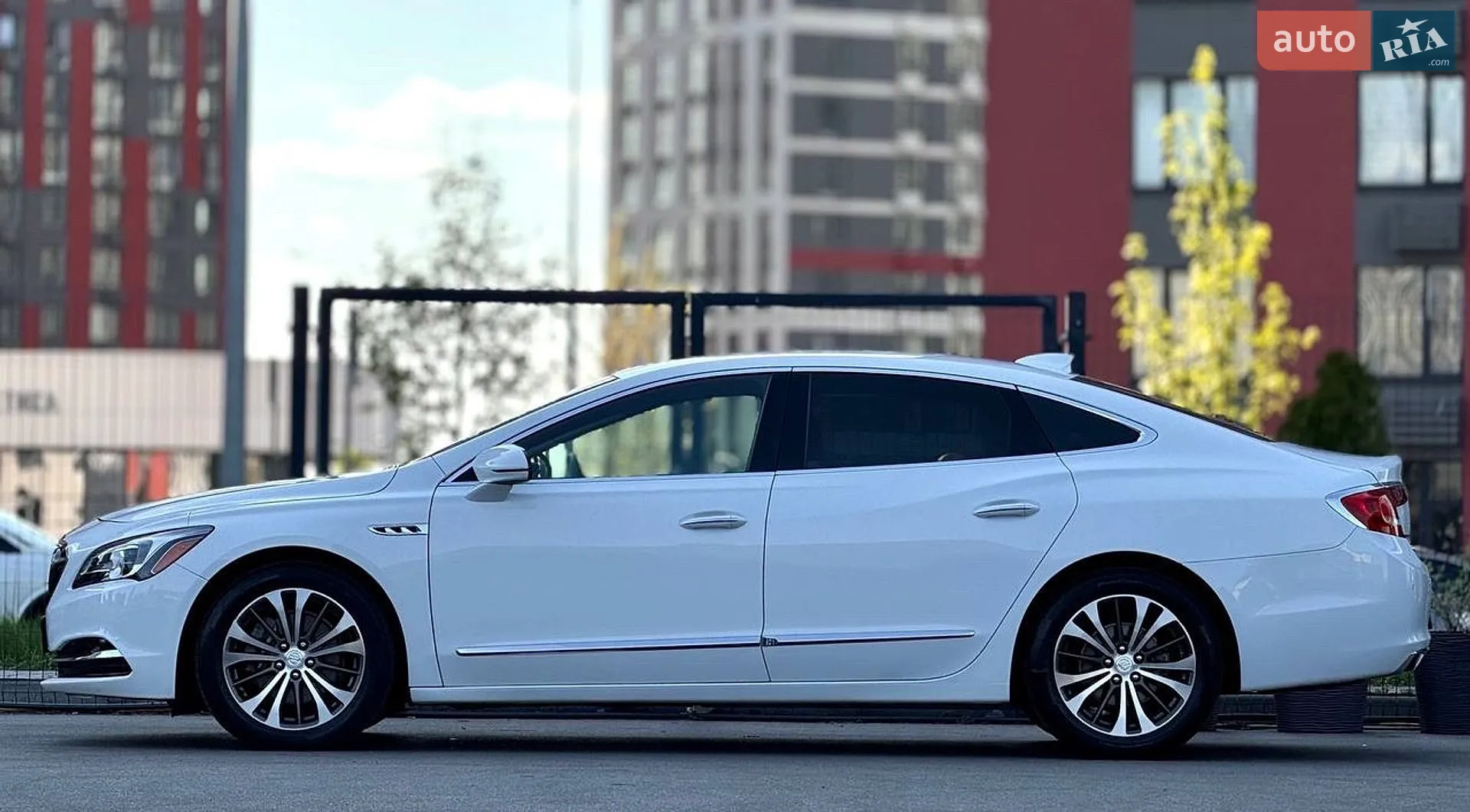 2017 Buick LaCrosse - мініатюра 11
