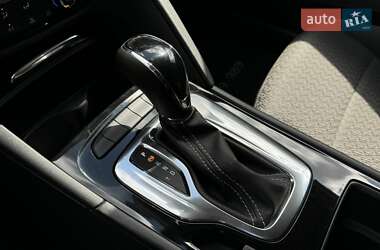 Седан Buick Regal TourX 2018 в 