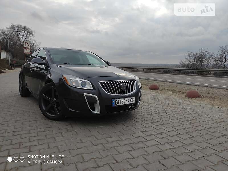 Седан Buick Regal 2012 в Татарбунарах