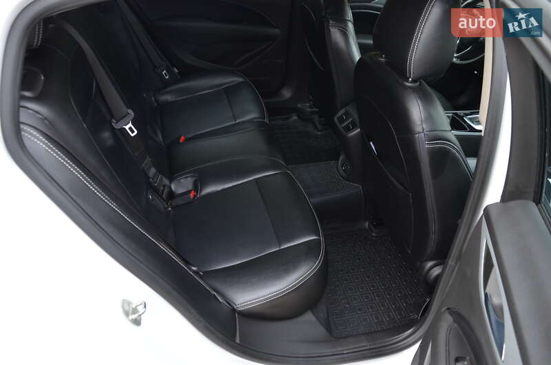 Седан Buick Regal 2018 в Киеве