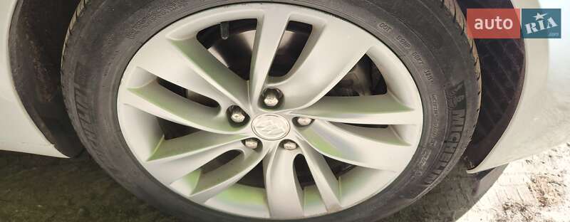 Седан Buick Regal 2015 в Киеве