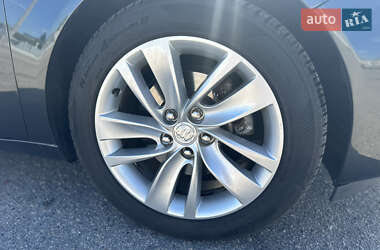 Седан Buick Regal 2015 в 
