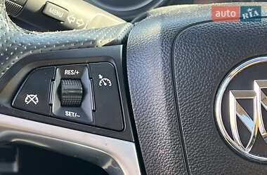 Седан Buick Regal 2011 в 
