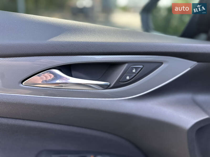 Седан Buick Regal 2018 в Киеве