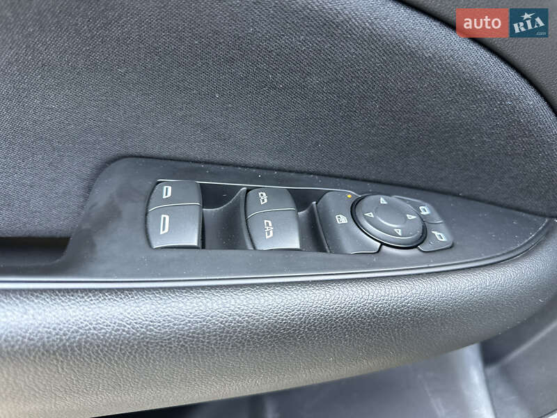 Седан Buick Regal 2018 в Киеве