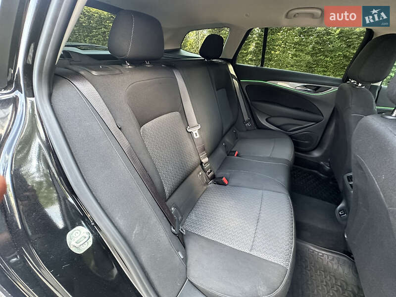 Седан Buick Regal 2018 в Киеве