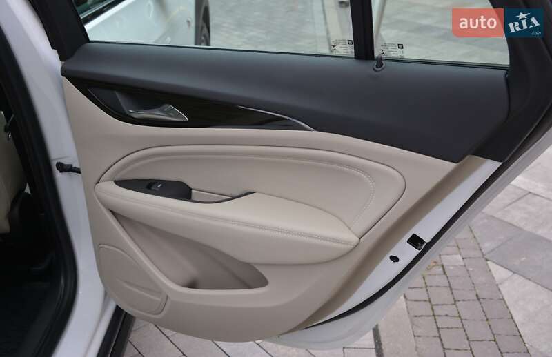 Седан Buick Regal 2018 в Киеве