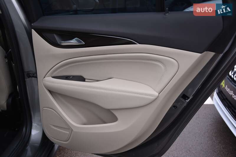 Седан Buick Regal 2018 в Киеве фото 39 Седан Buick Regal 2018 в Киеве