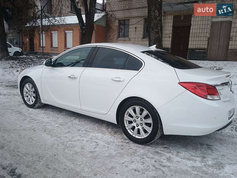 Седан Buick Regal 2013 в Ромнах