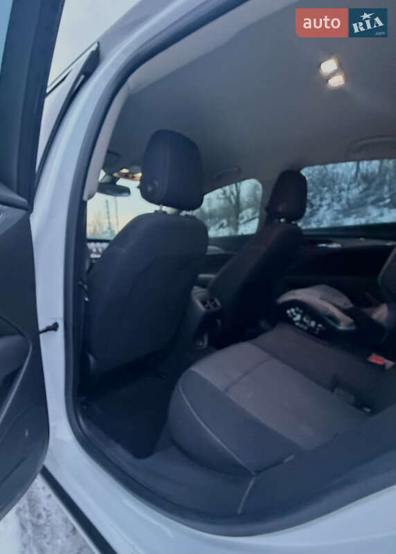 Седан Buick Regal 2018 в Киеве фото 20 Седан Buick Regal 2018 в Киеве