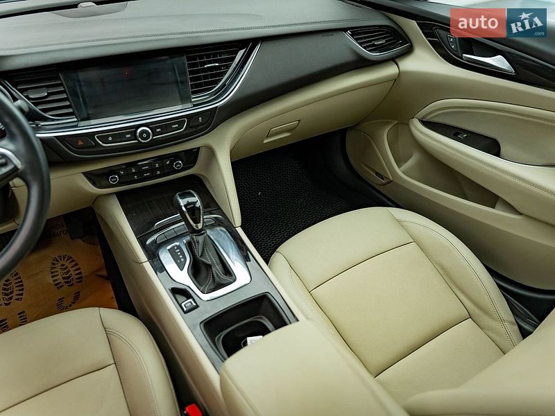 Седан Buick Regal 2018 в Киеве