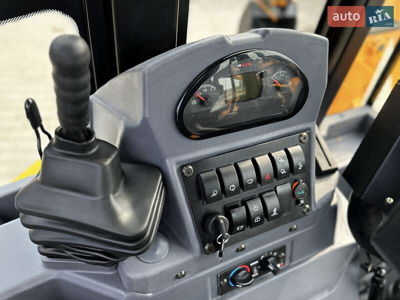 Экскаватор погрузчик Bull HD 100 2024 в Ровно