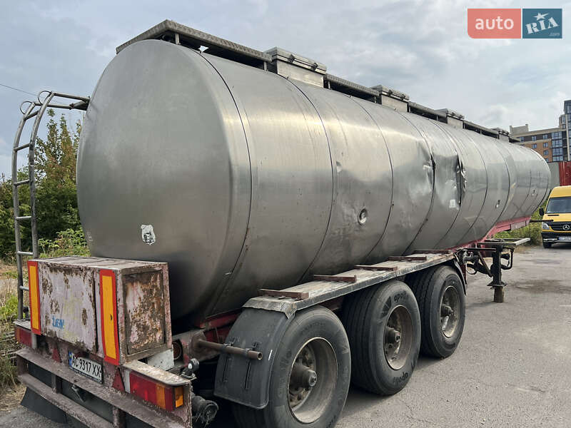 Цистерна напівпричіп Burg BPM 1990 в Луцьку