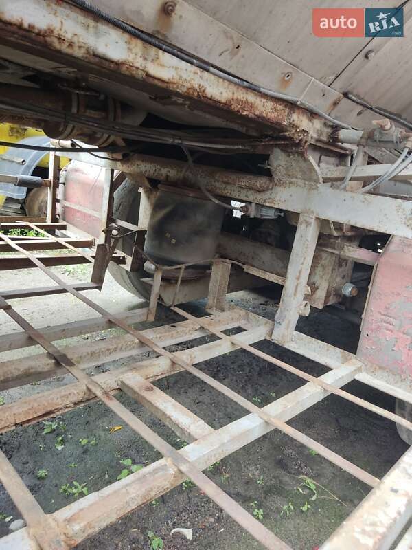 Цистерна напівпричіп Burg Burg 1989 в Кременчуці