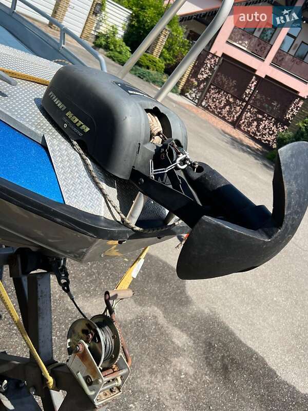 Катер Buster M 2008 в Киеве фото 7 Катер Buster M 2008 в Киеве