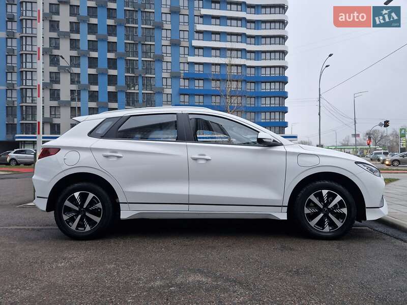 Хэтчбек BYD E2 2023 в Киеве