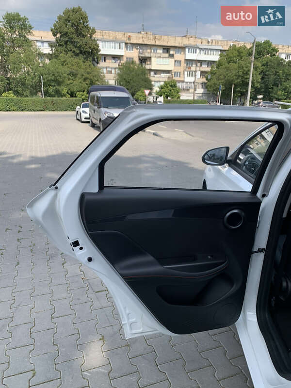 Хетчбек BYD E2 2025 в Чернівцях фото 31 Хетчбек BYD E2 2025 в Чернівцях