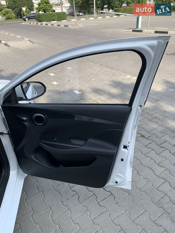 Хетчбек BYD E2 2025 в Чернівцях фото 37 Хетчбек BYD E2 2025 в Чернівцях