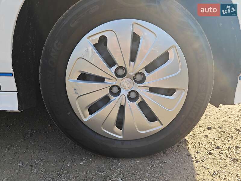 Хэтчбек BYD E2 2022 в Киеве фото 19 Хэтчбек BYD E2 2022 в Киеве